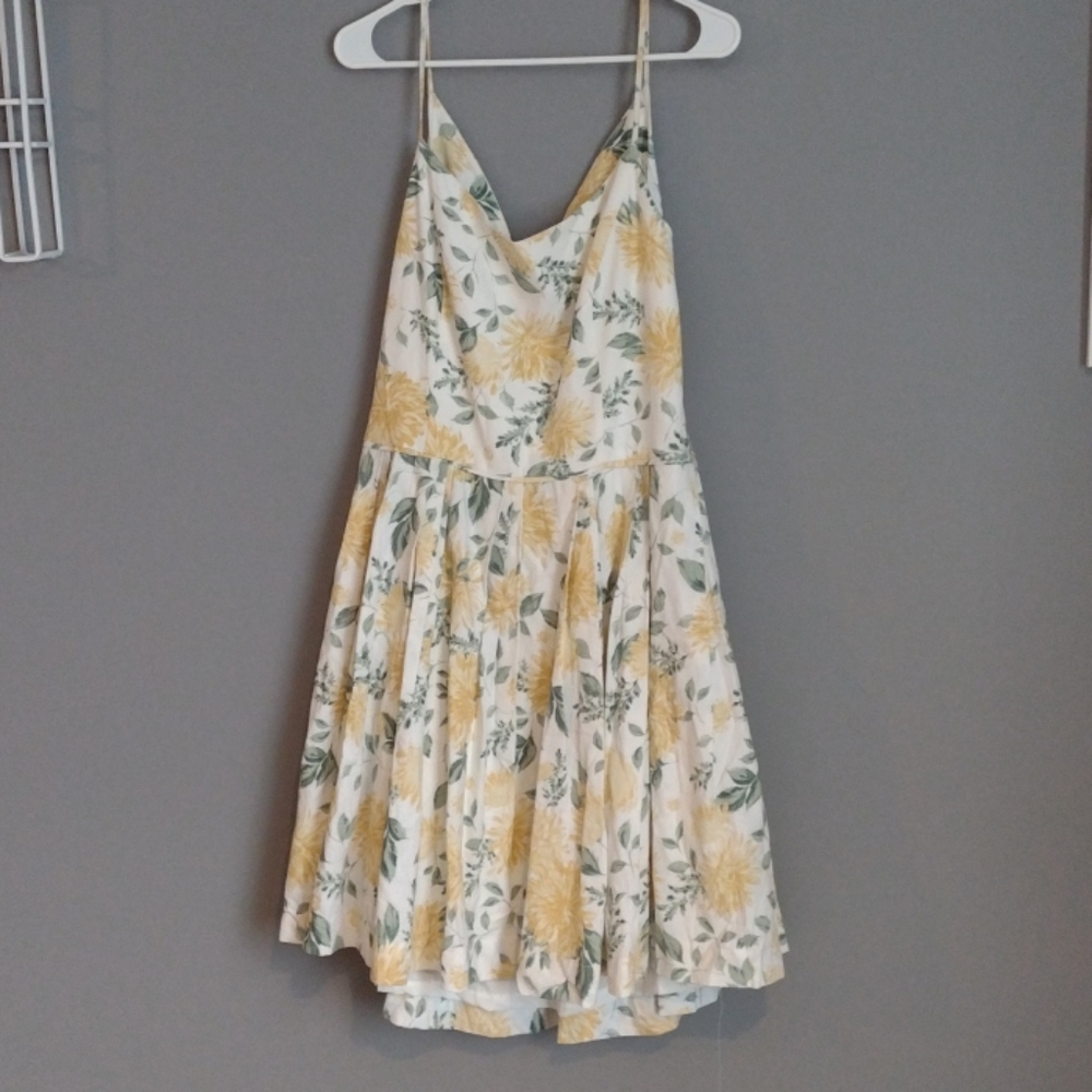 Gal Meets Glam floral dress